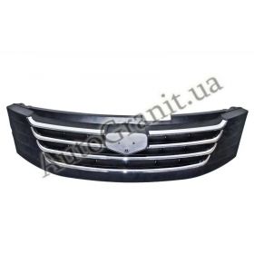 1068050205 Решетка радиатора седан